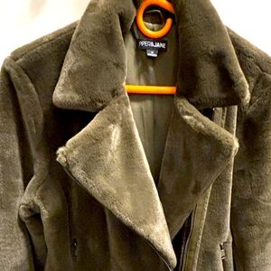 Medium Piper&Jane Green Short Faux Fur Coat